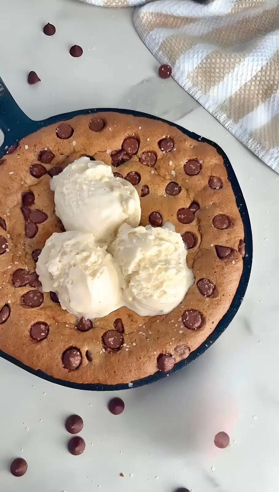 easy-gooey-cookie-skillet