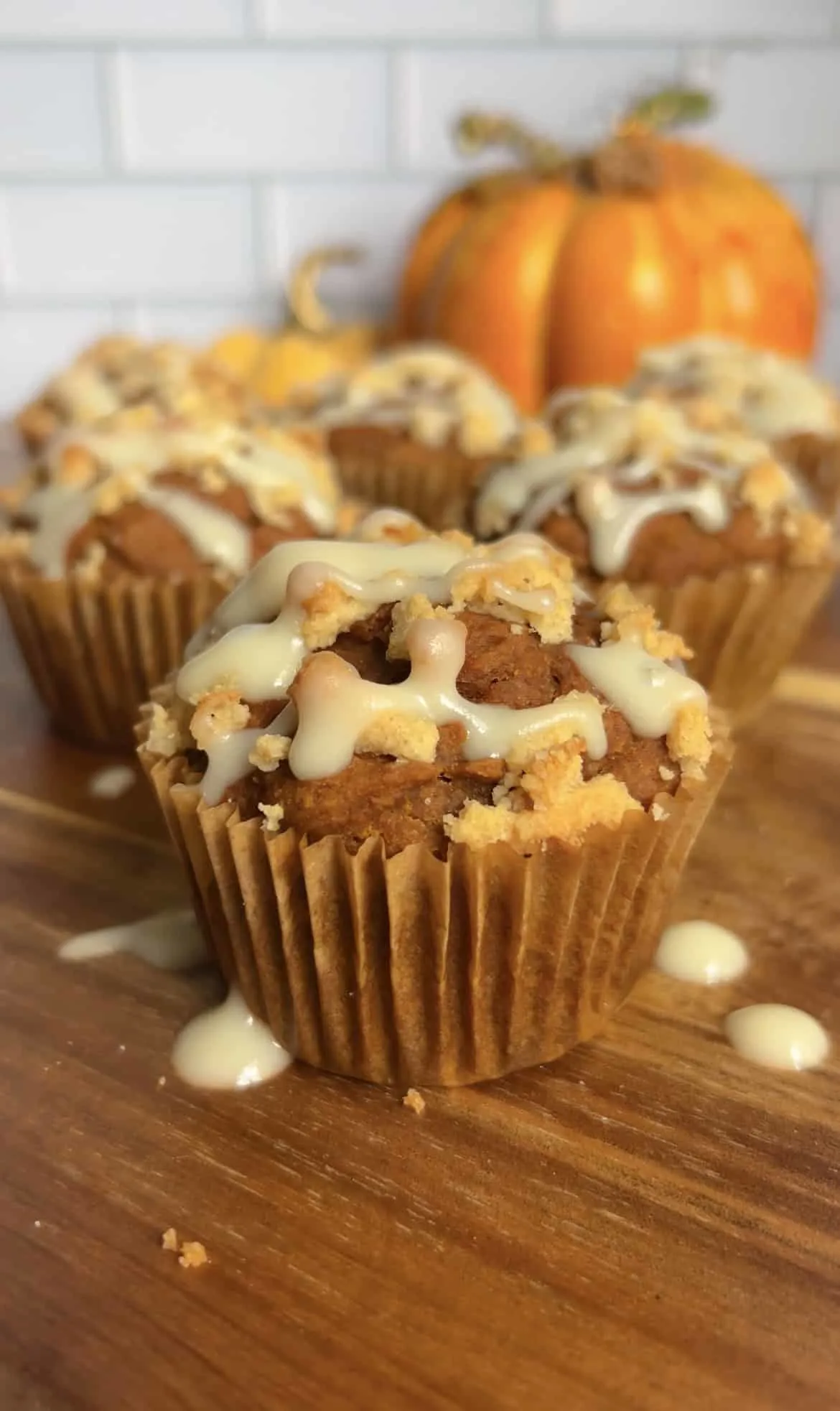 pumpkin-chai-streusel-muffins
