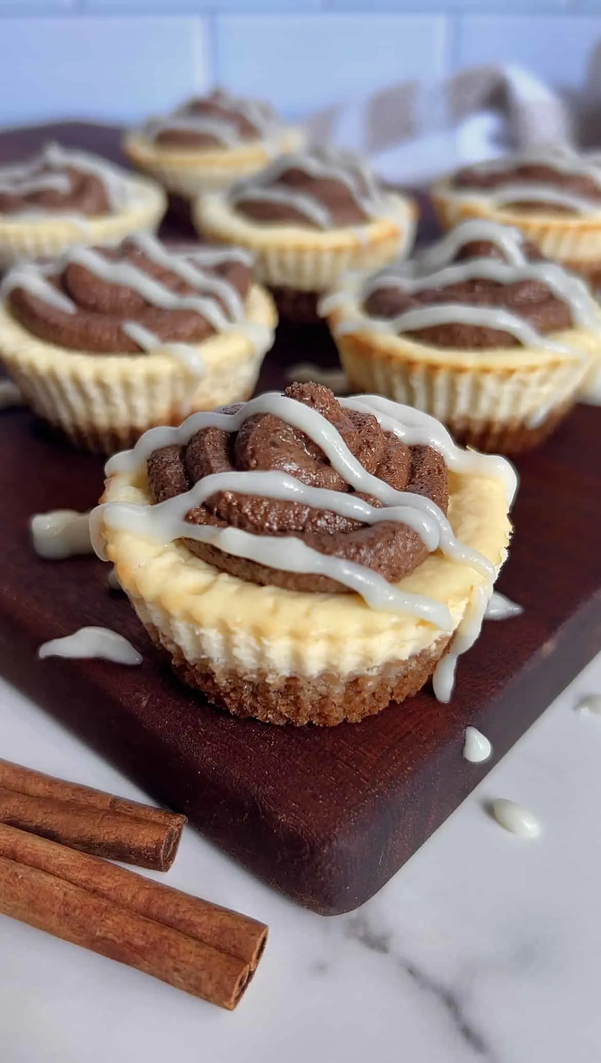 mini-cinnamon-roll-cheesecakes