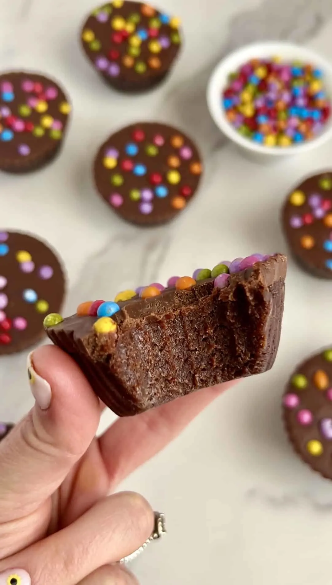 no-bake-cosmic-brownie-protein-cups