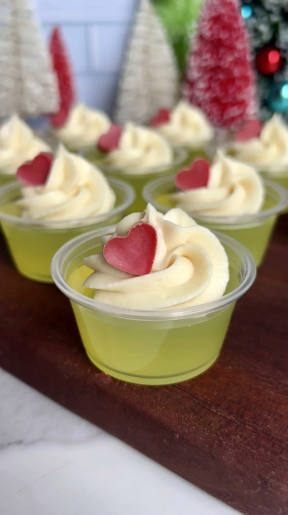 healthy-grinch-jell-o-cups