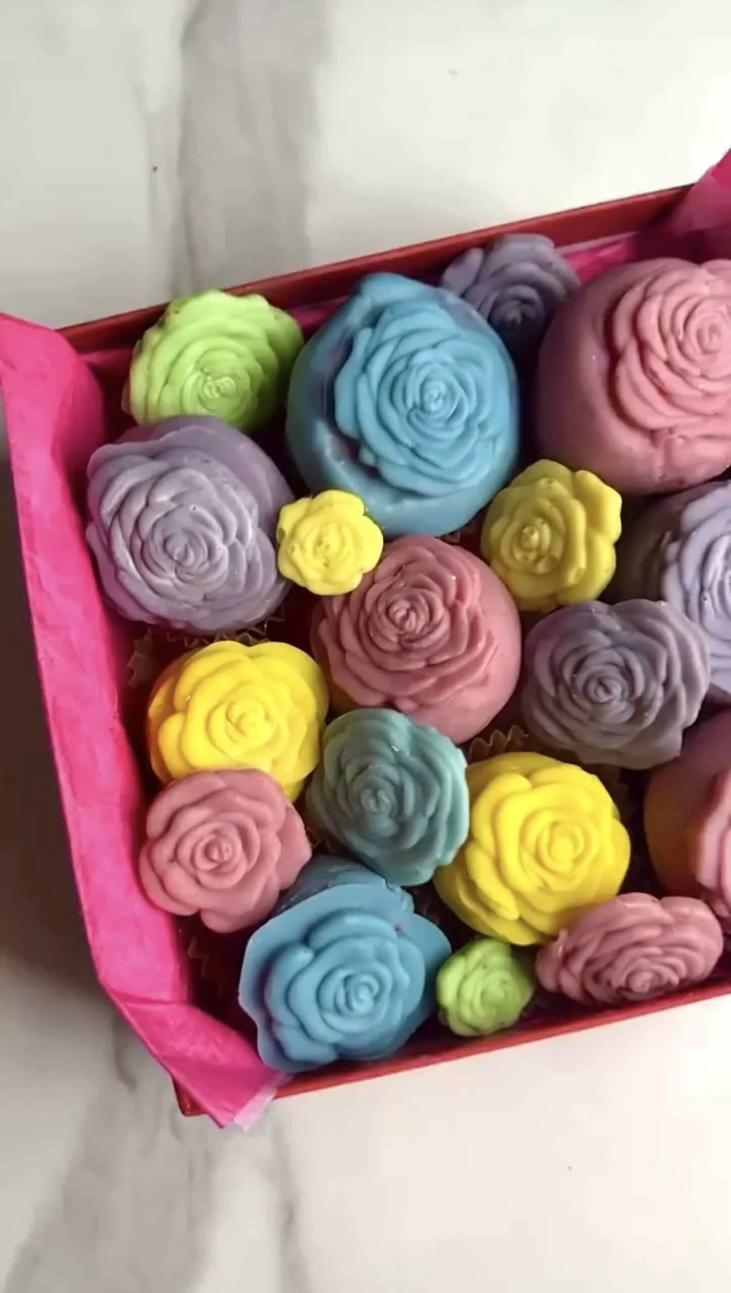 chocolate-covered-strawberry-roses