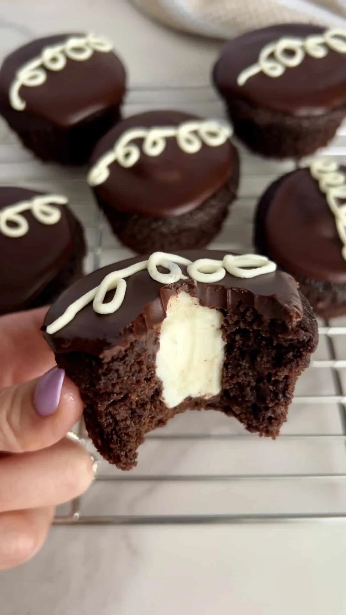 healthy-copycat-hostess-cupcakes-(gluten-free-dairy-free-and-refined-sugar-free)