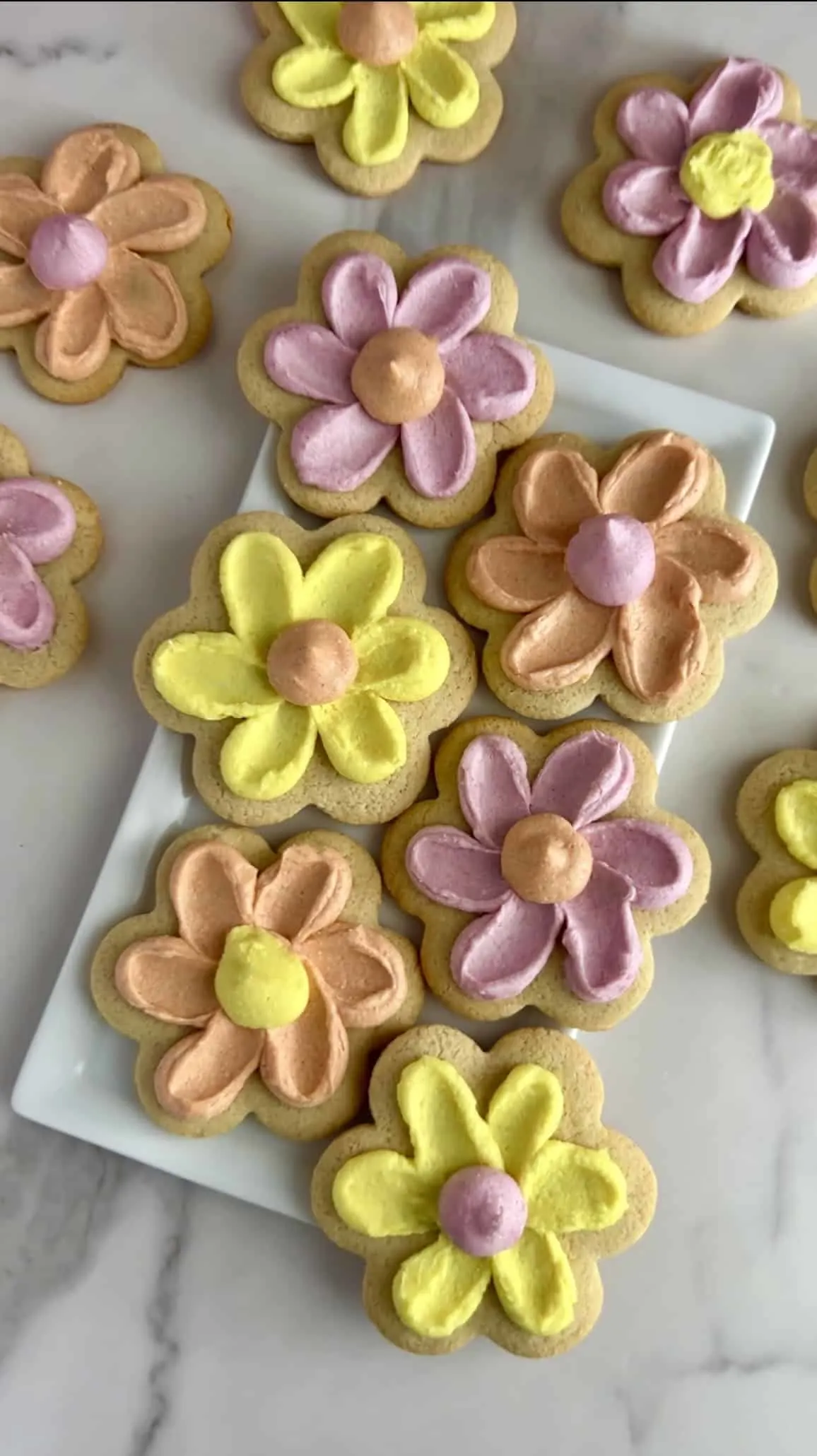 gluten-free-flower-sugar-cookies-(dairy-free-naturally-dyed-and-soft-baked)