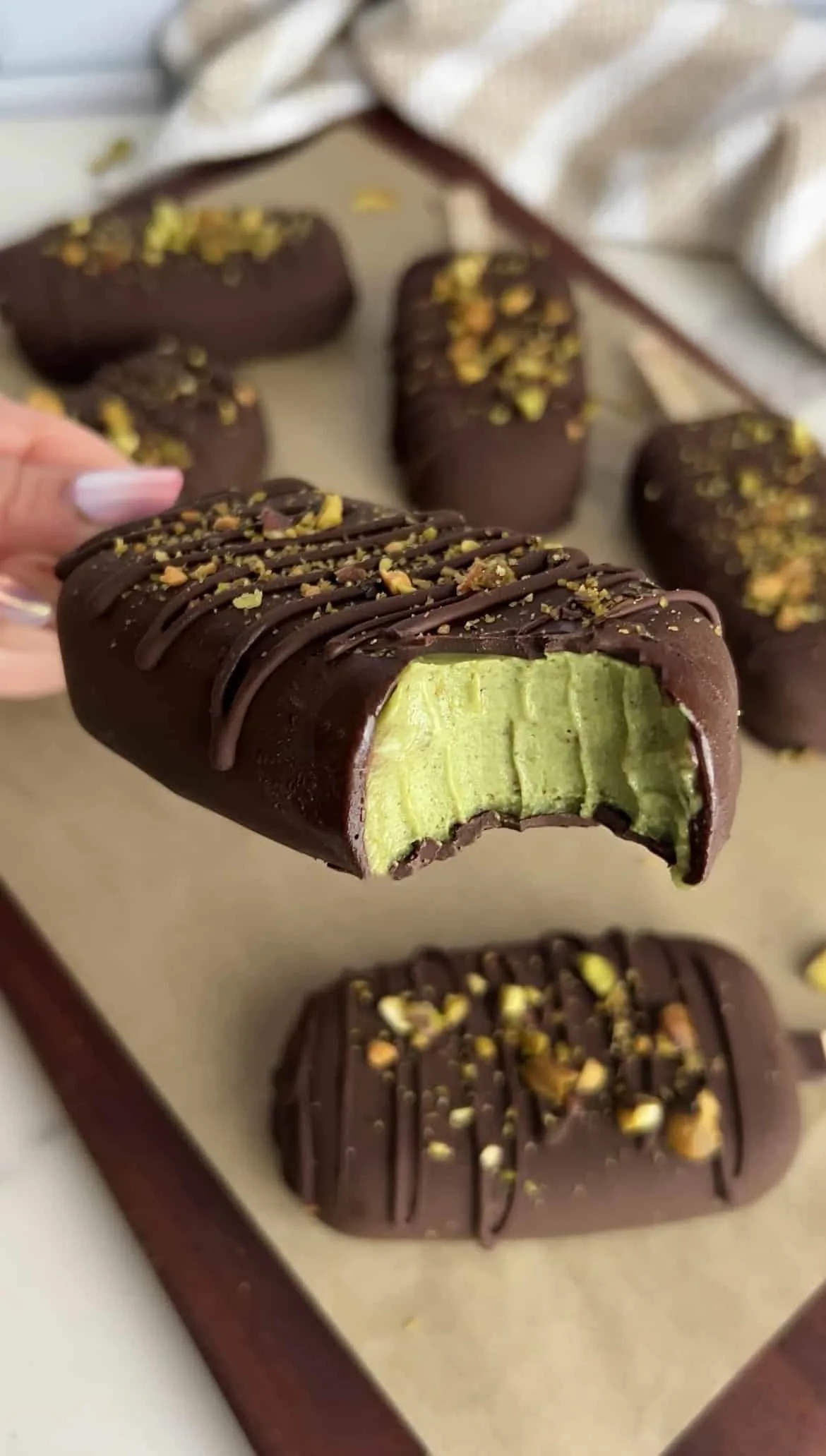 healthy-pistachio-magnum-ice-cream-bars-(vegan-no-refined-sugar)