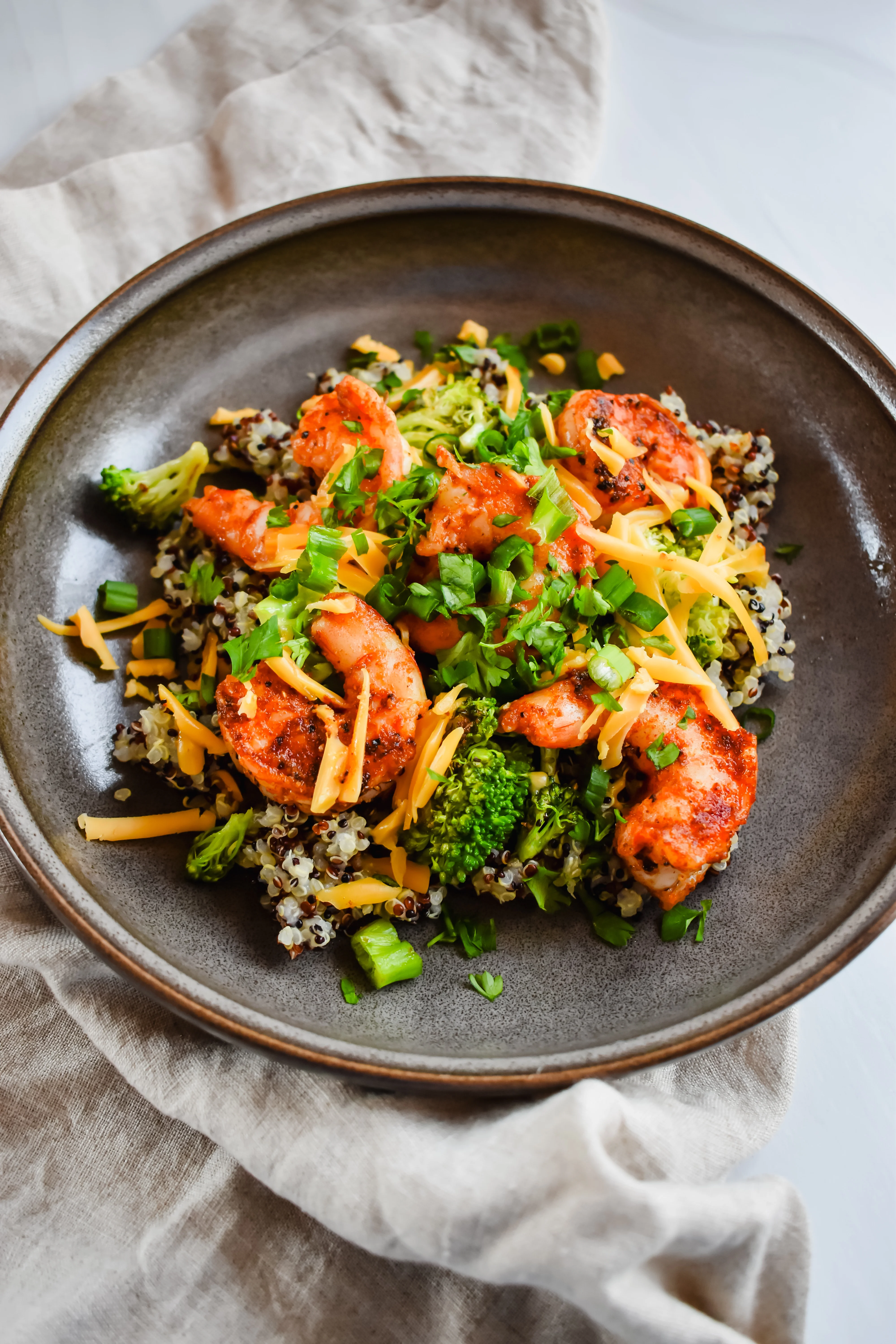 blackened-shrimp-quinoa-bowl-with-broccoli