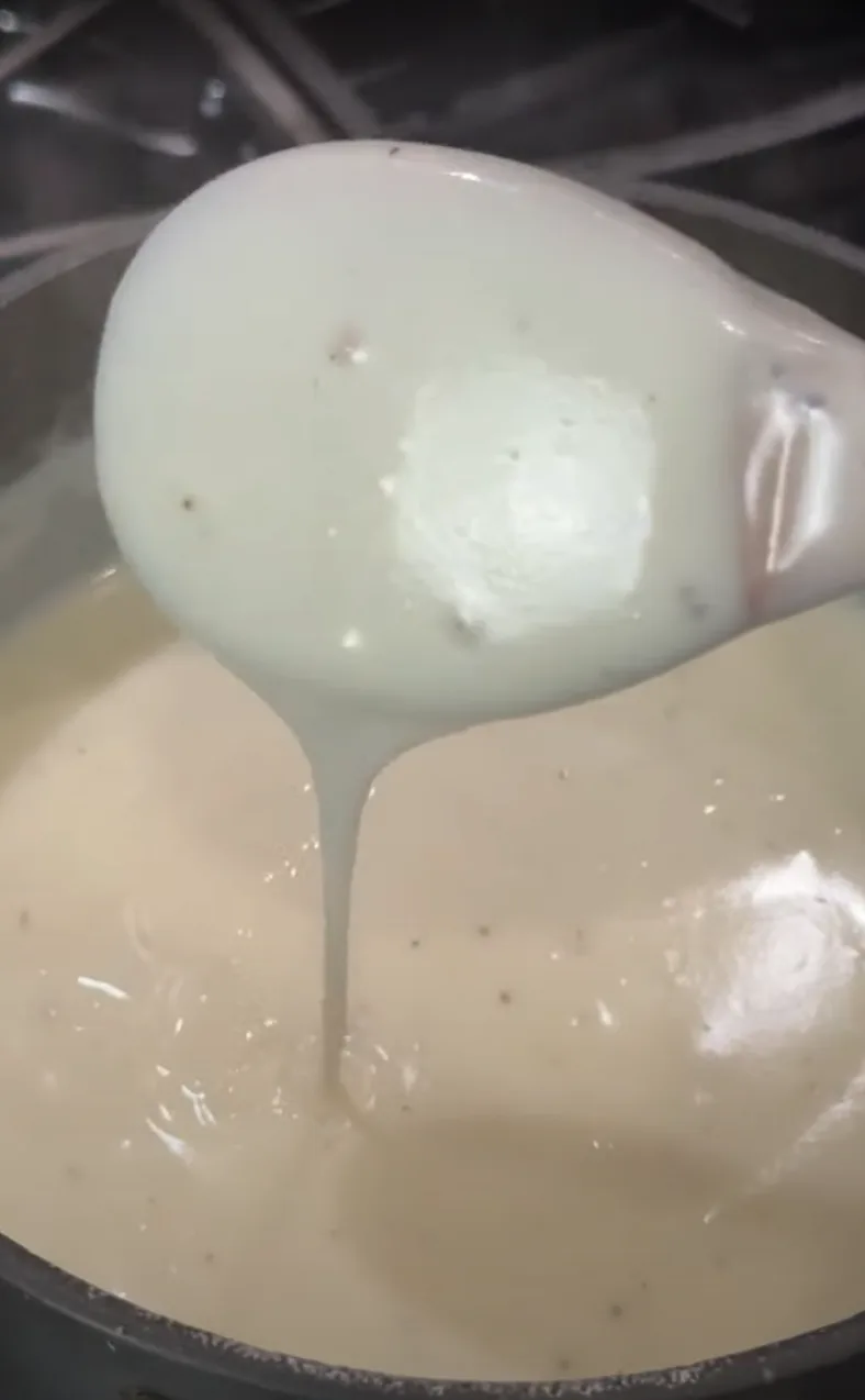 besciamella-(italian-bechamel-sauce)