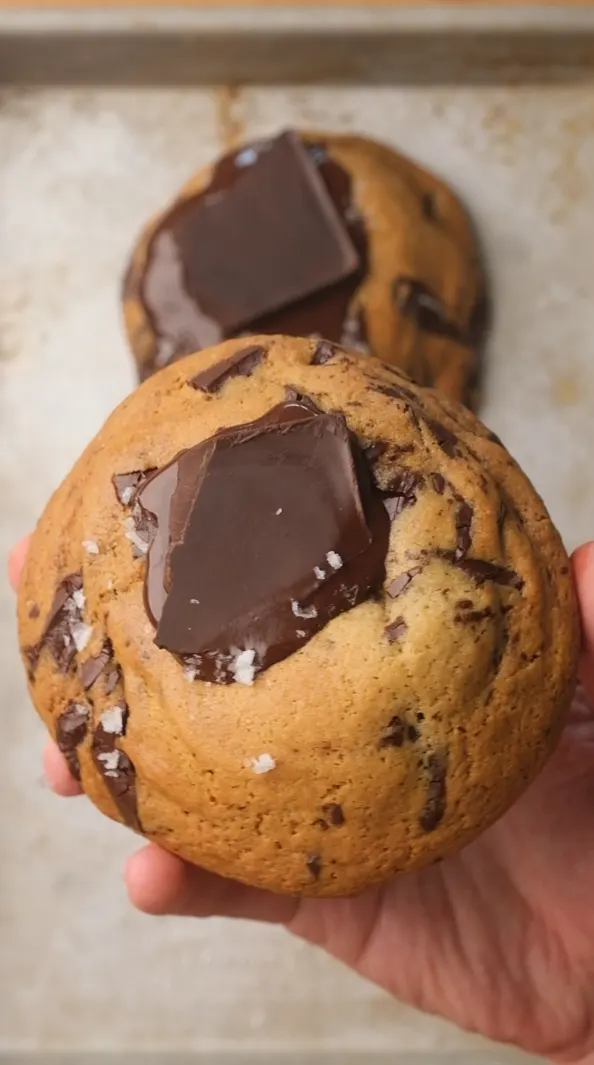 chocolate-chip-cookies
