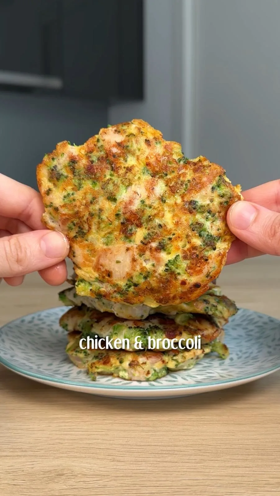 chicken-and-broccoli-burgers