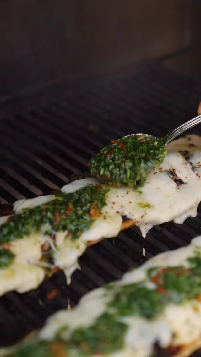 choripan-gigante-a-la-parrilla-con-chimichurri-y-huancaina-giant-grilled-choripan-with-chimichurri-and-huancaina