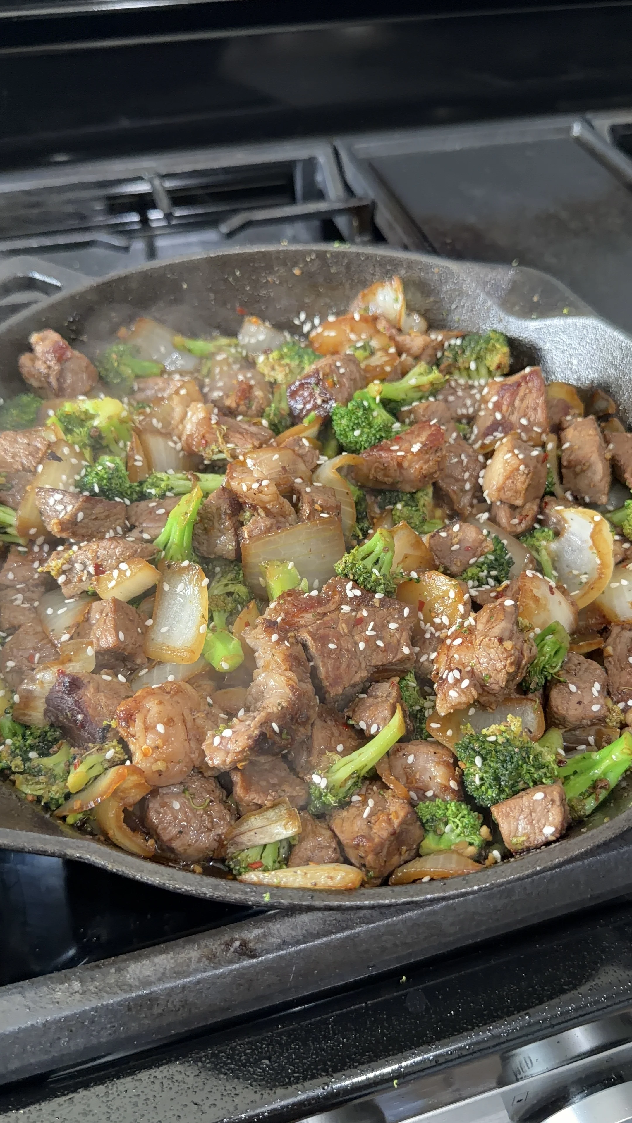garlic-steakhouse-beef-and-broccoli-bowls