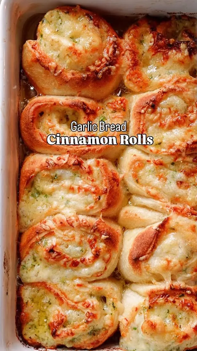 garlic-bread-"cinnamon"-rolls recipe