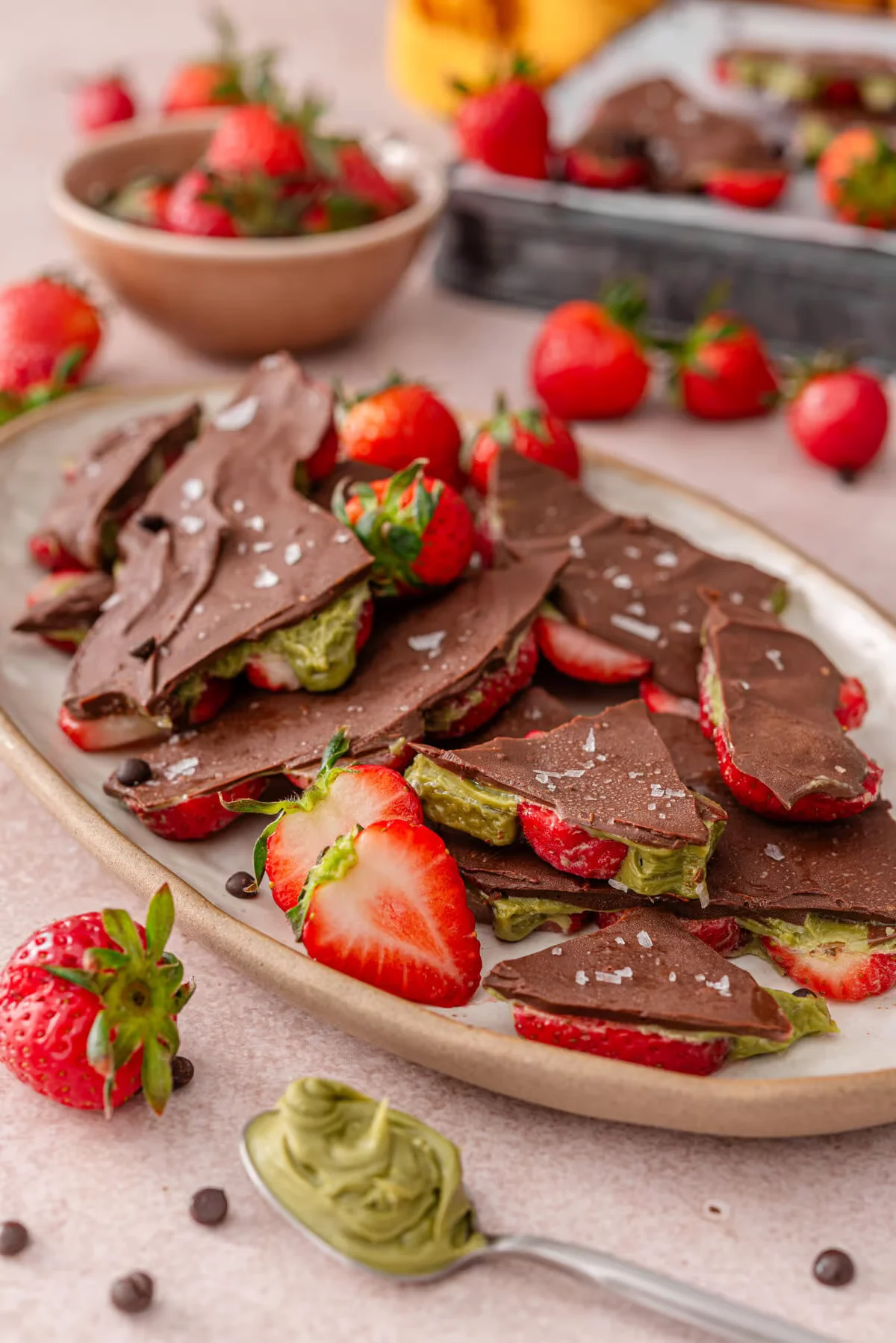 easy-dubai-chocolate-strawberry-bark recipe
