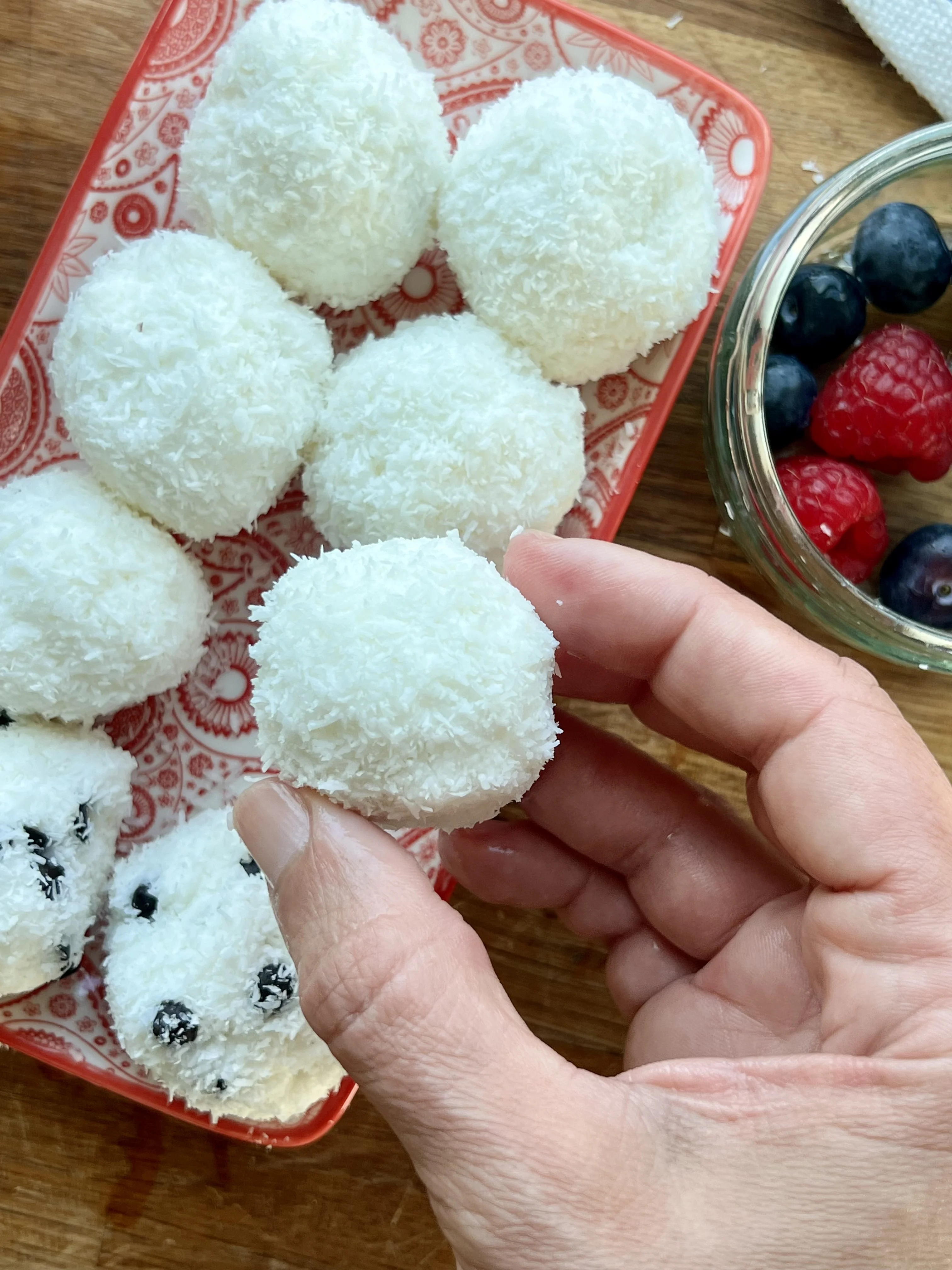 coconut-yogurt-bliss-balls-(easy-no-bake-and-weight-loss-friendly)