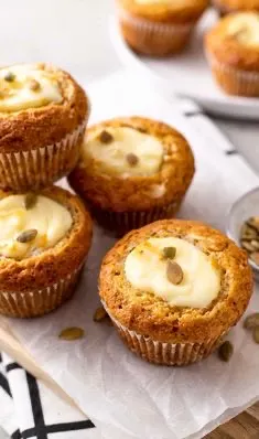 pumpkin-muffins-with-cream-cheese-filling