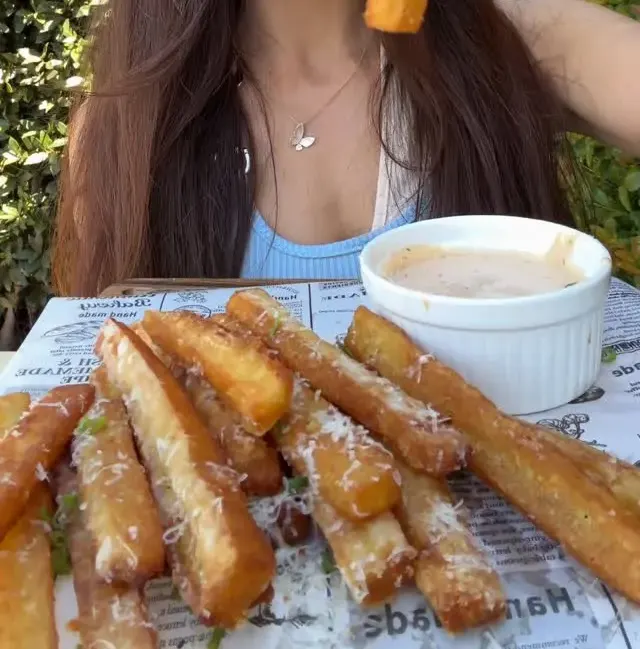 crunchy-japanese-long-fries
