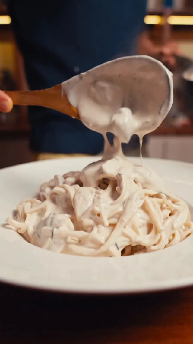 pasta-cremosa-de-cerdo-a-las-finas-hierbas-creamy-pork-pasta-with-fine-herbs