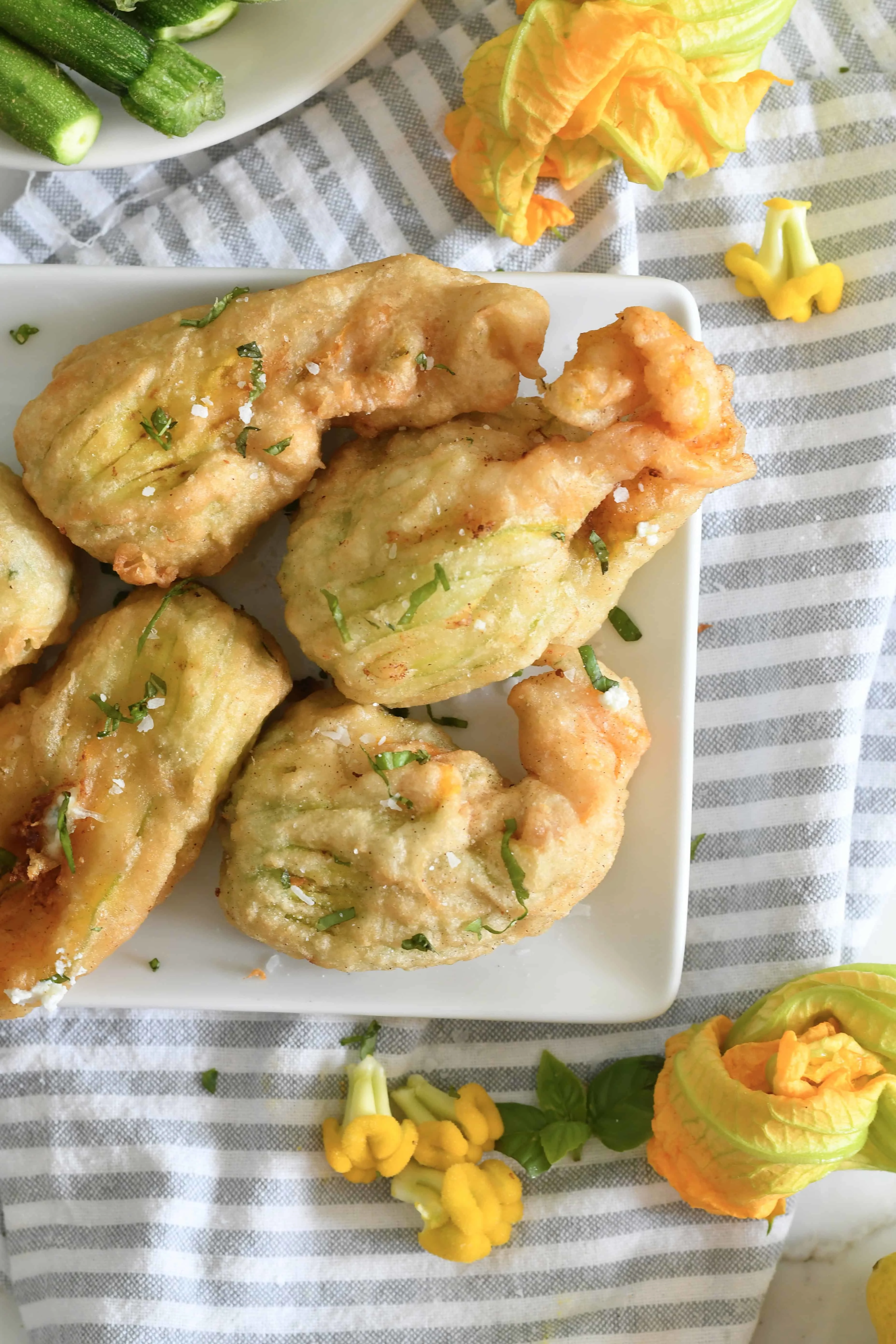 italian-stuffed-zucchini-blossoms-(fiori-di-zucca-ripieni)