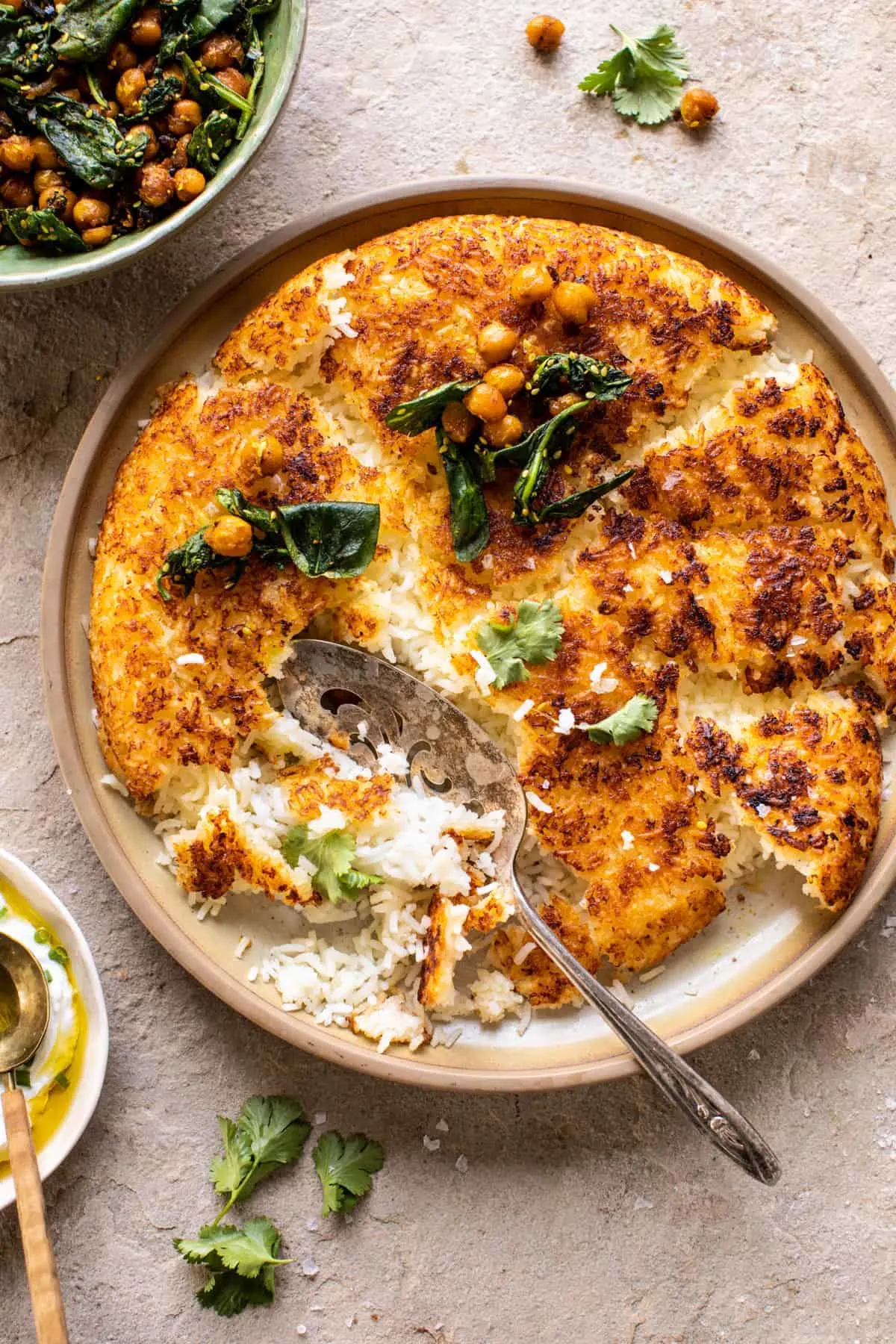 crispy-persian-rice-(tahdig)-with-spiced-golden-chickpeas