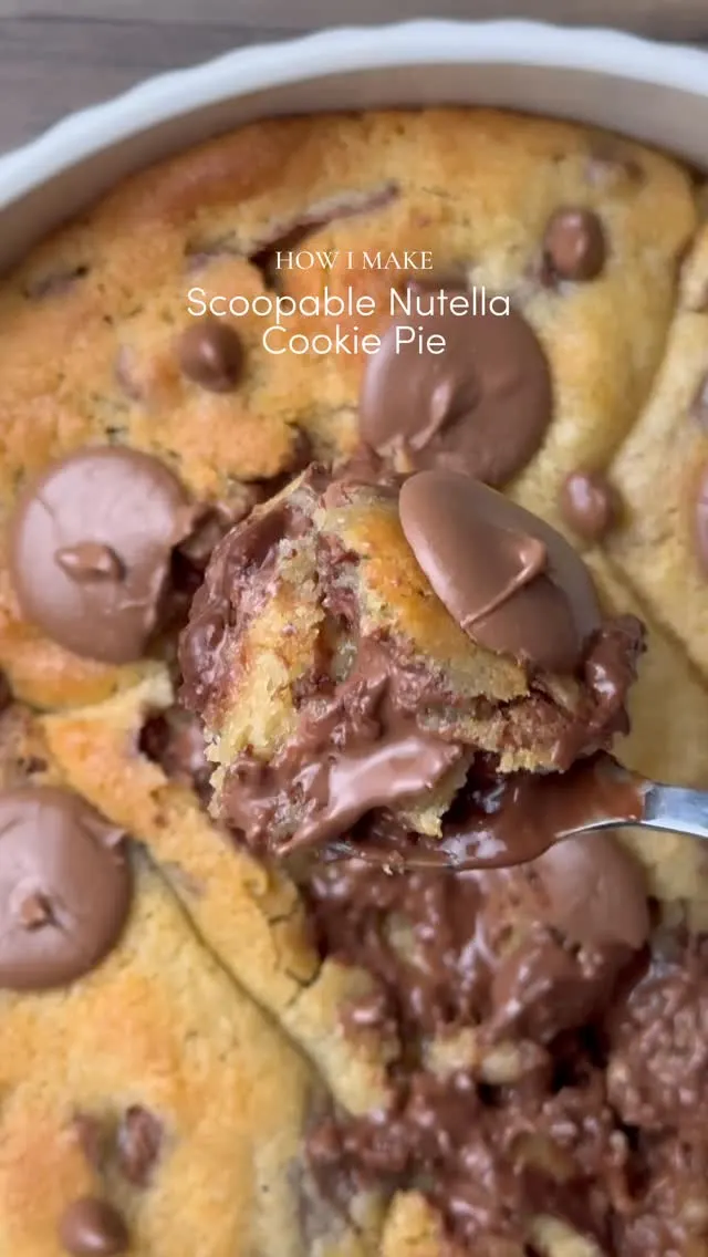 ooey-gooey-scoopable-nutella-cookie-pie