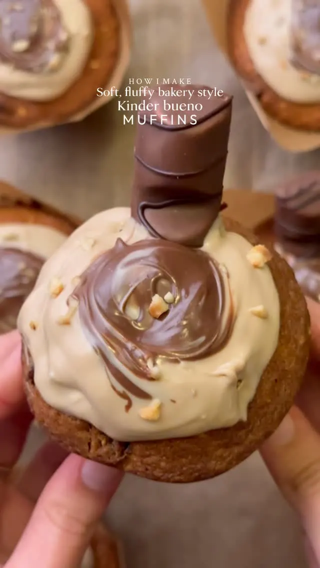 kinder-bueno-hazelnut-chocolate-bakery-style-muffins
