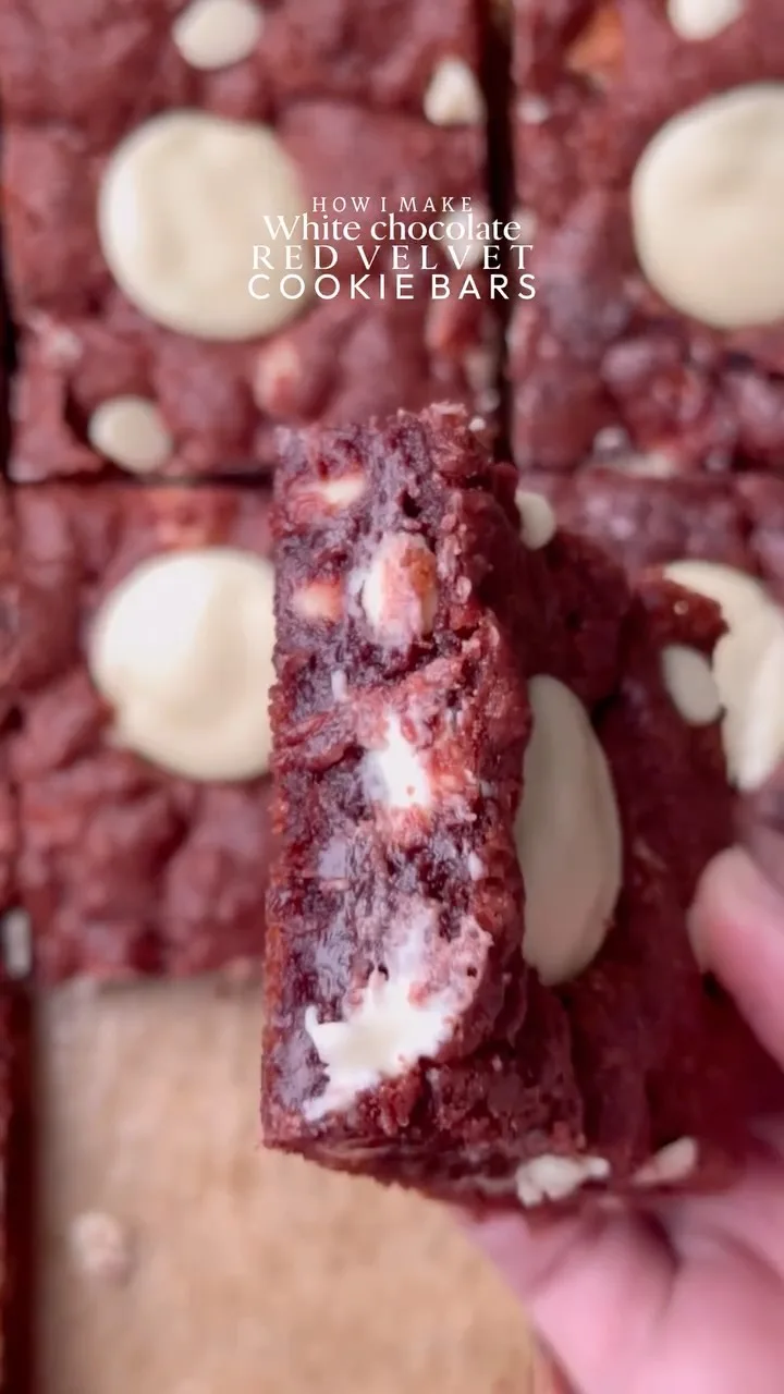 chewy-crumbly-white-chocolate-red-velvet-cookie-bars