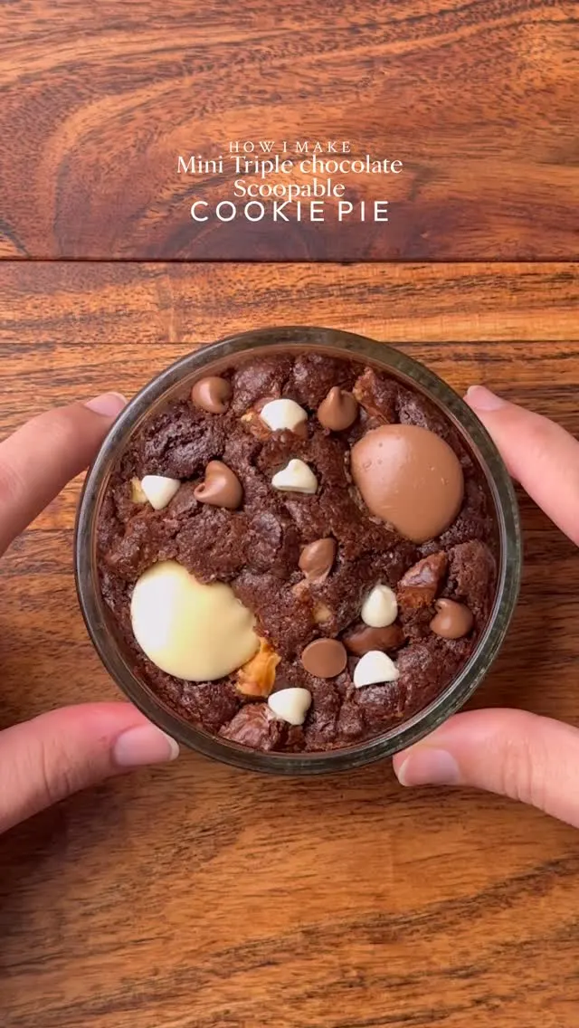 ooey-gooey-mini-triple-chocolate-scoopable-cookie-pie