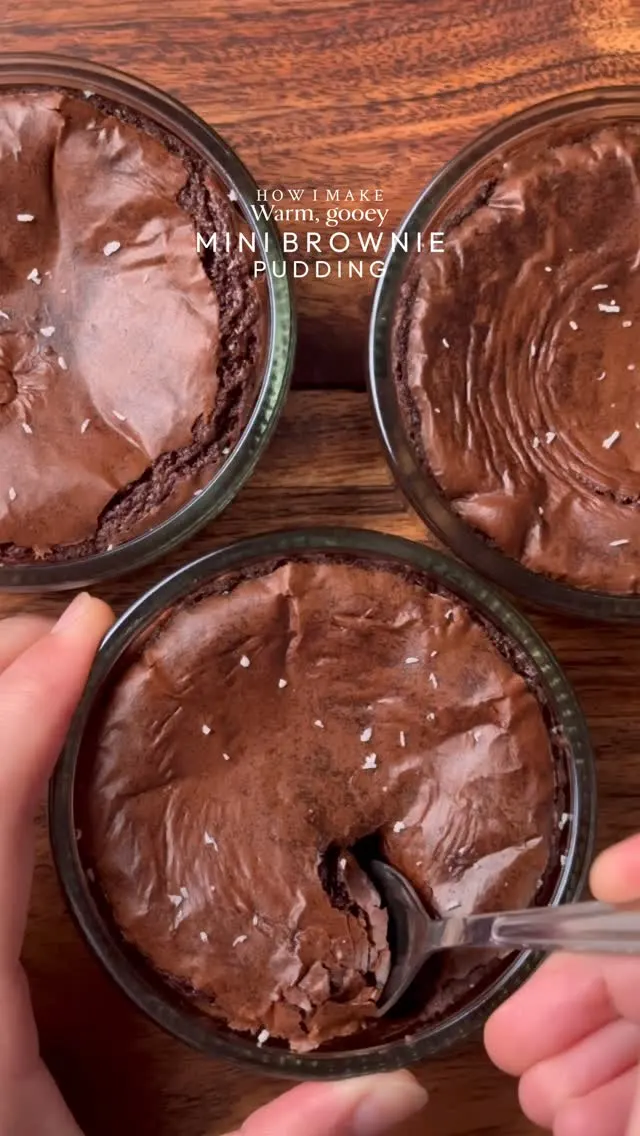 warm-gooey-mini-brownie-pudding
