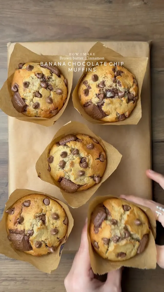 brown-butter-cinnamon-banana-chocolate-chip-muffins