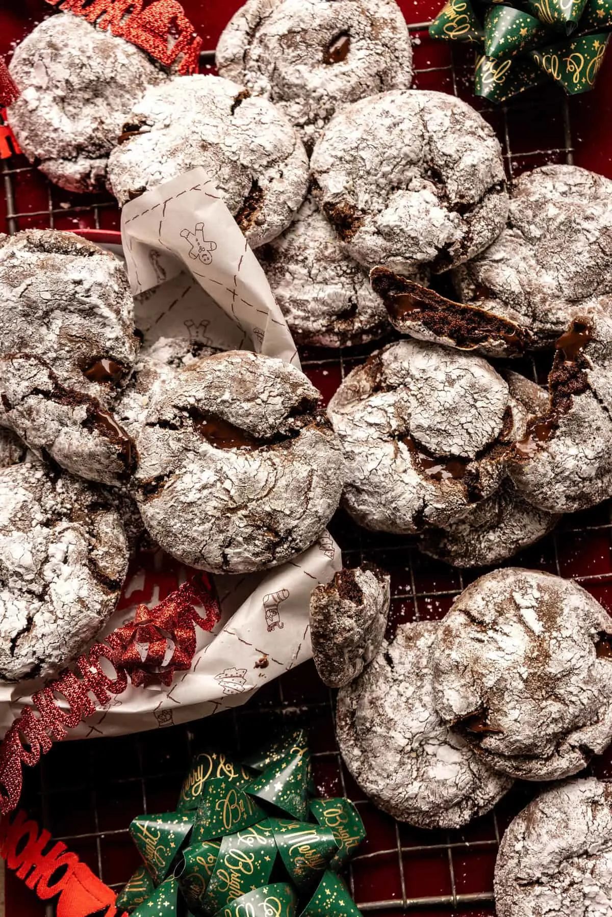 gooey-chocolate-crinkle-cookies