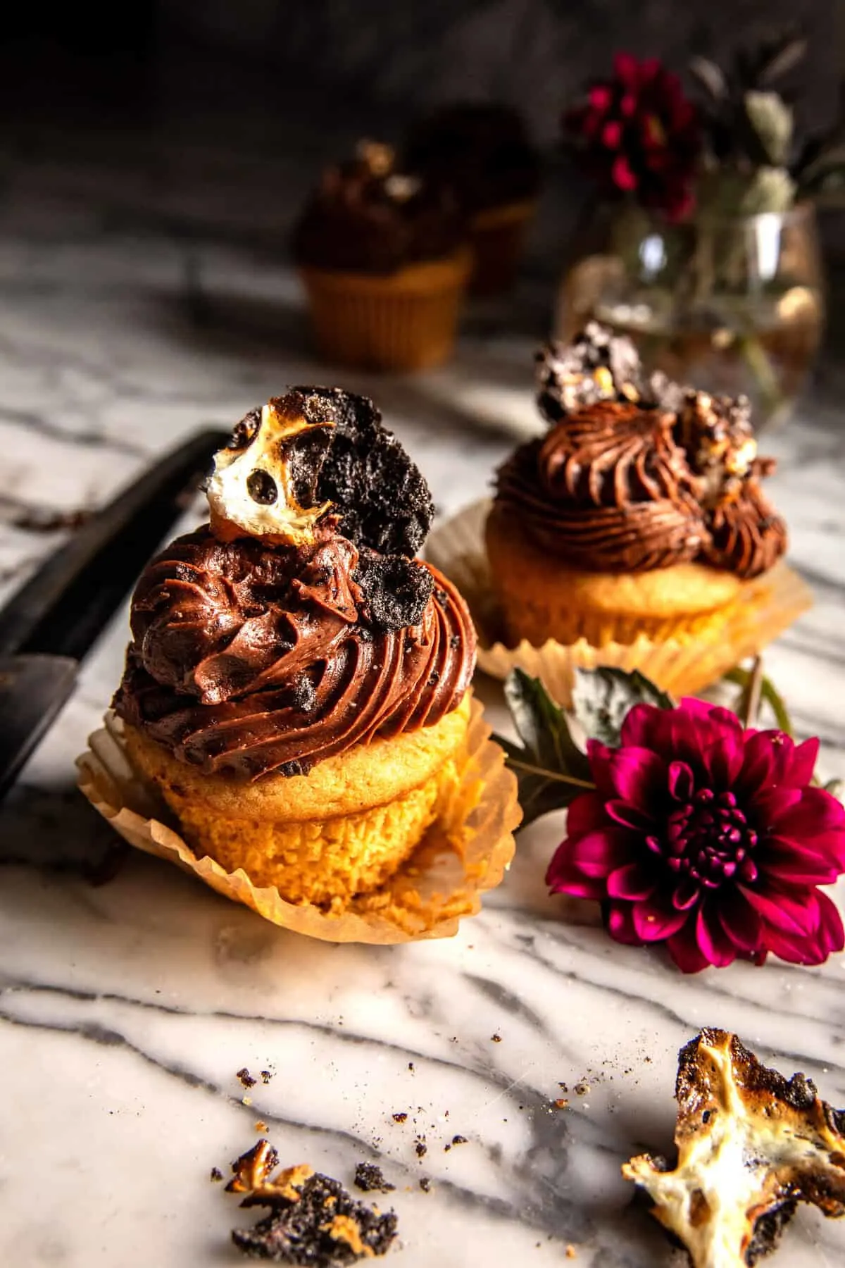 vanilla-bean-cupcakes-with-whipped-chocolate-marshmallow-frosting