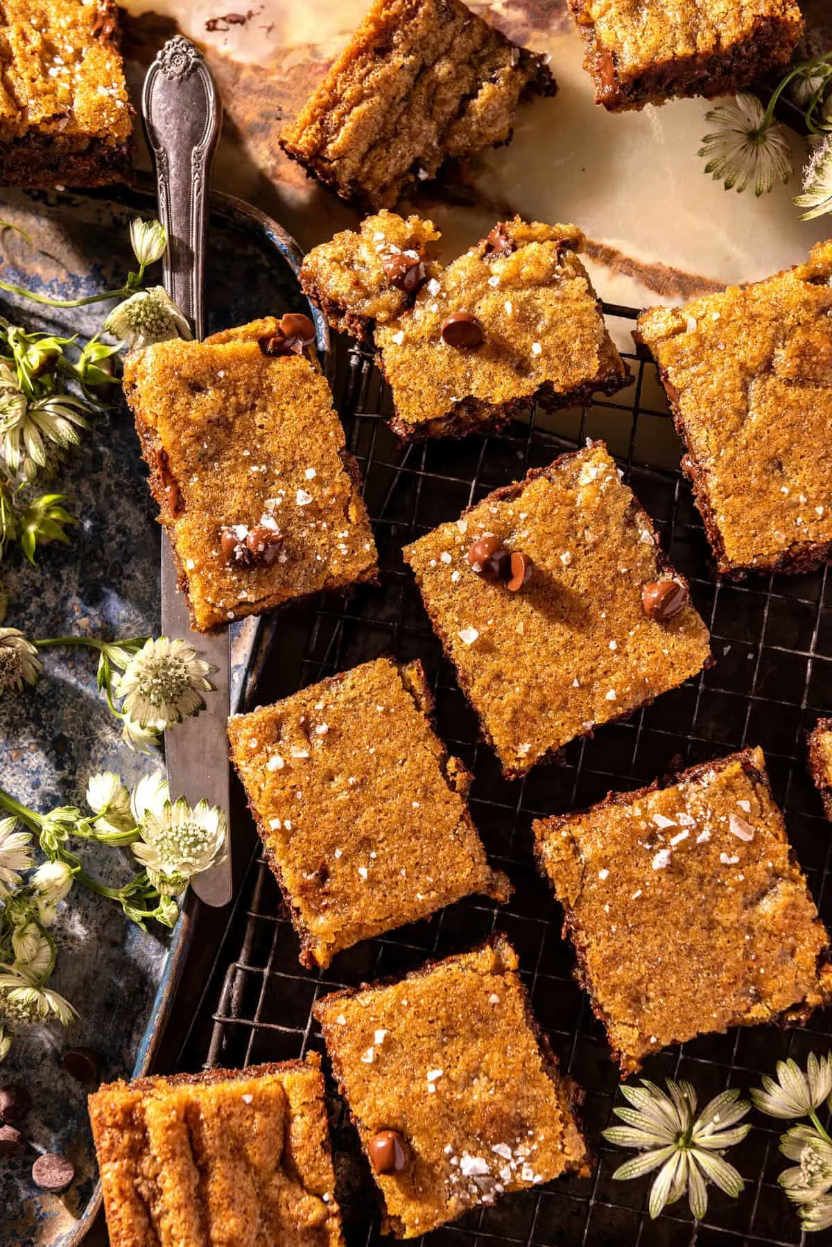 mom's-chocolate-chip-cookie-dough-bars recipe