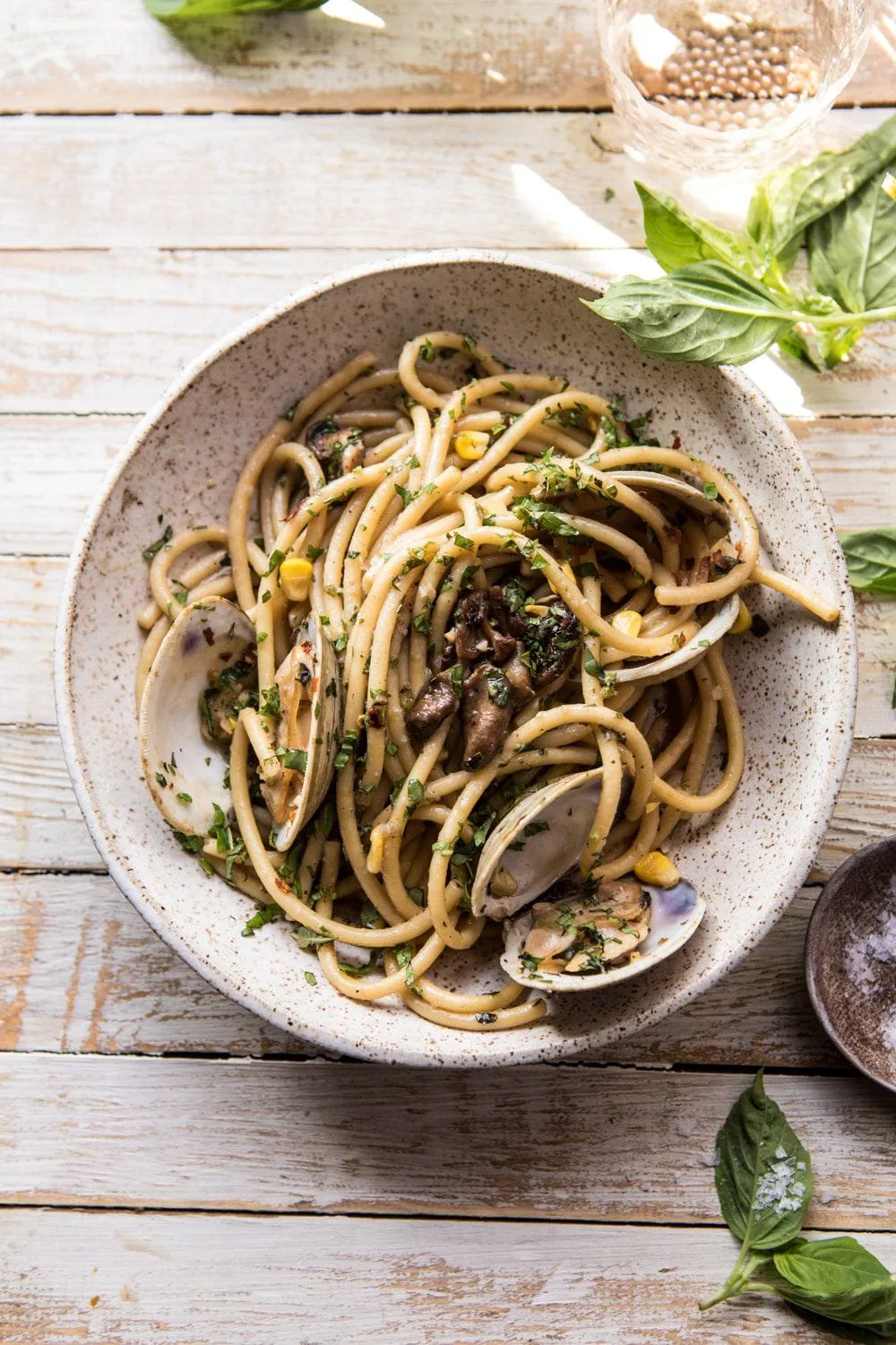 buttery-mushroom-and-clam-pasta