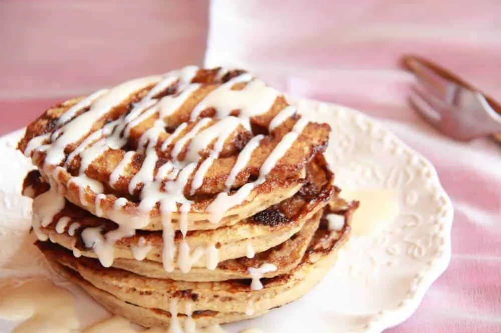 chocolate-cinnamon-roll-pancakes