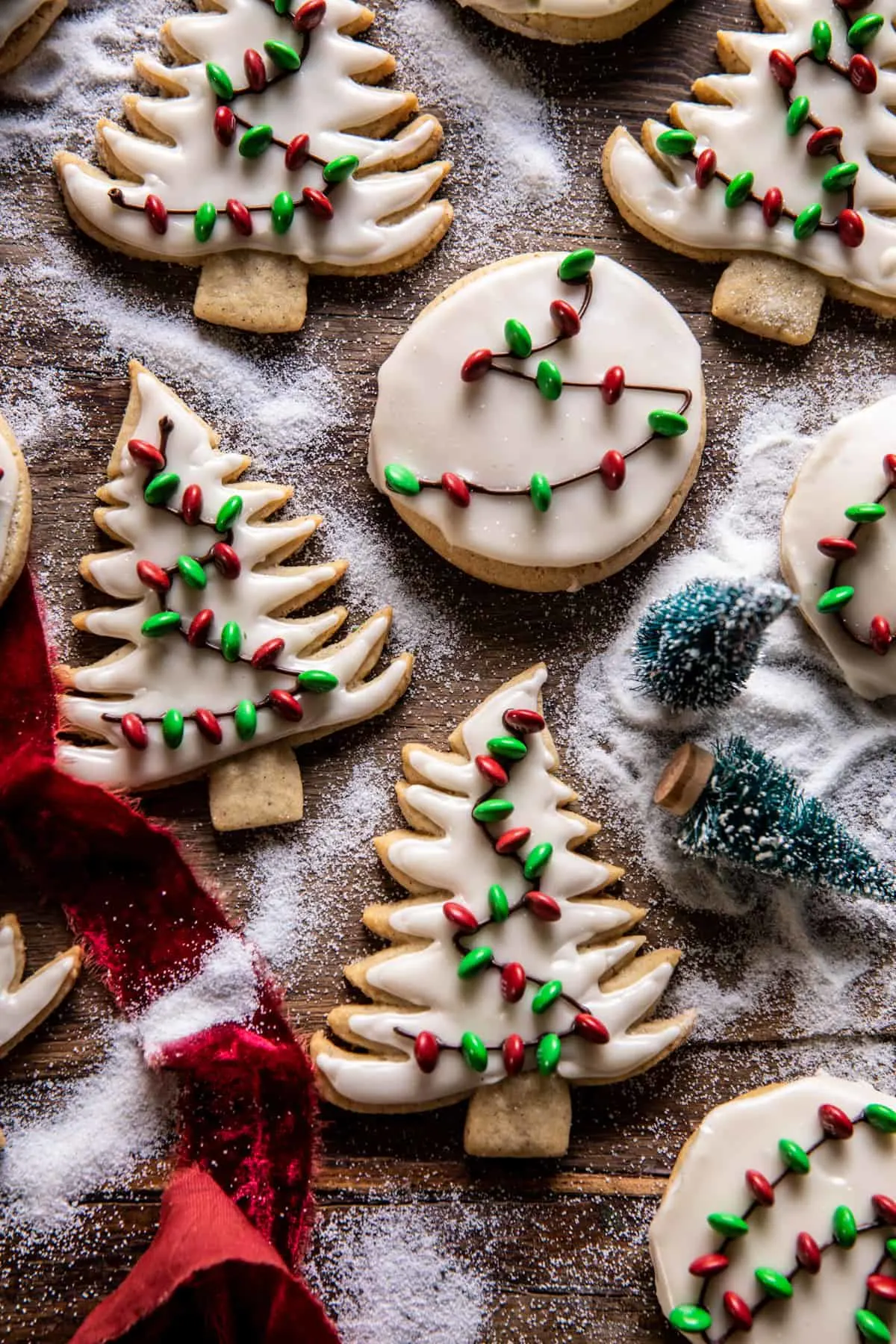 easy-vanilla-bean-christmas-lights-cookies