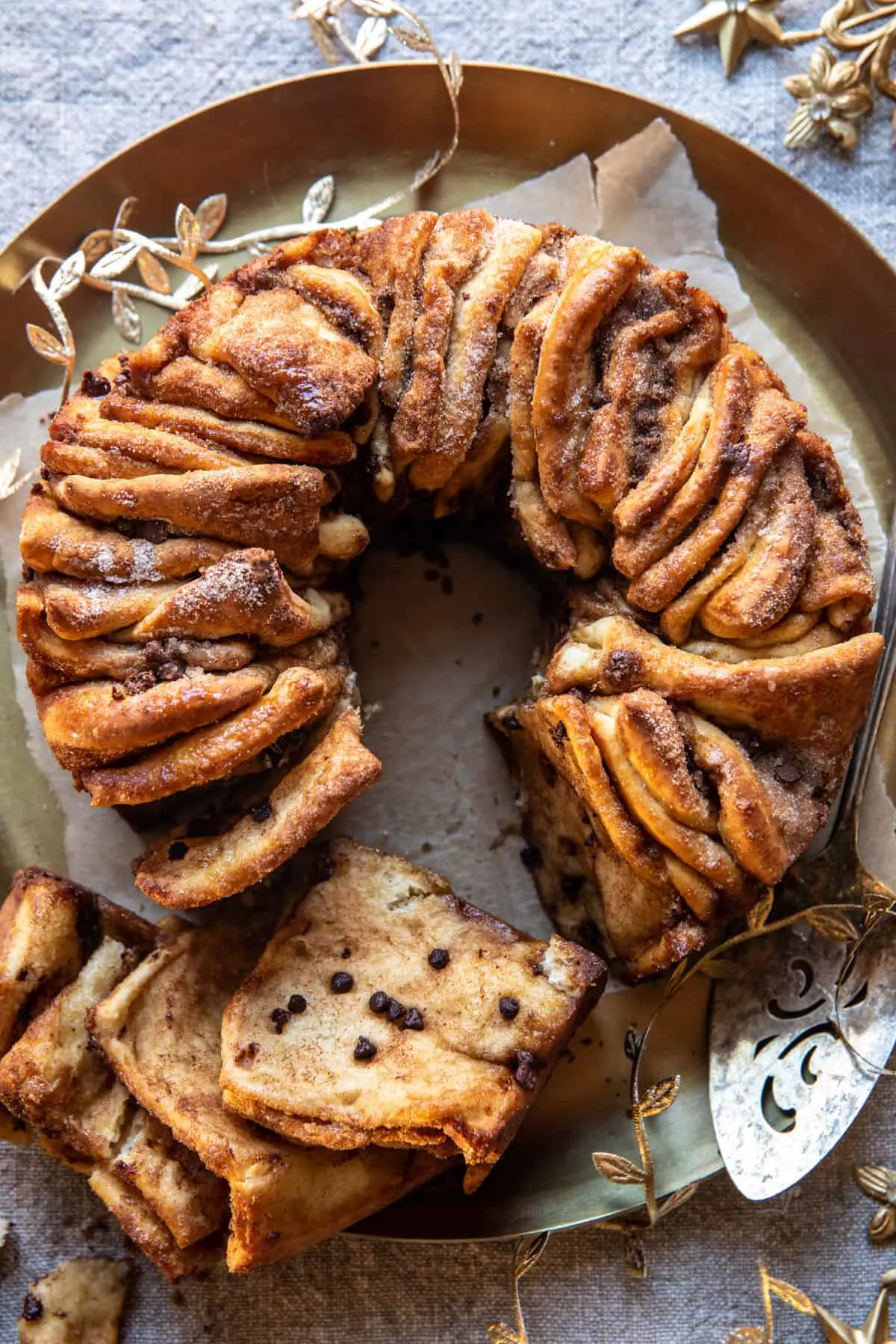 chocolate-cinnamon-sugar-pull-apart-wreath