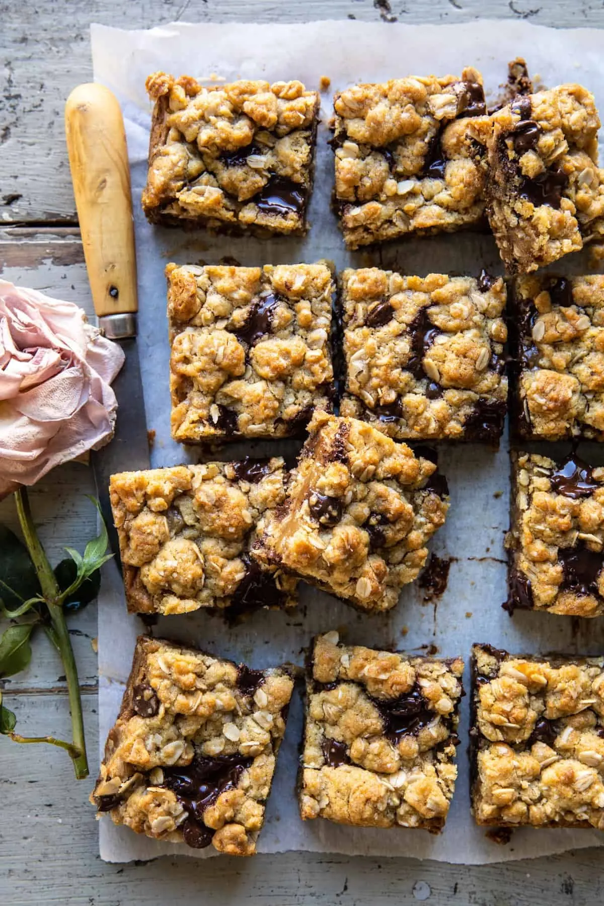 gooey-chocolate-oatmeal-bars