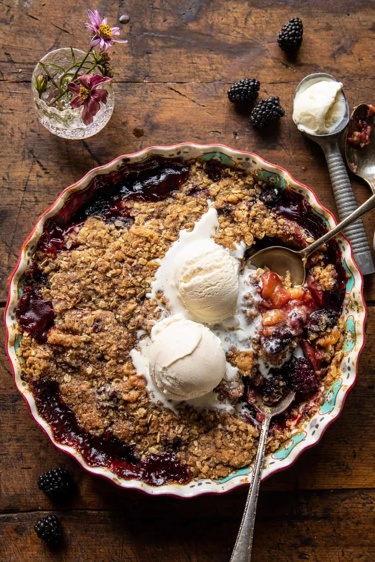 cinnamon-maple-brown-butter-blackberry-peach-crisp