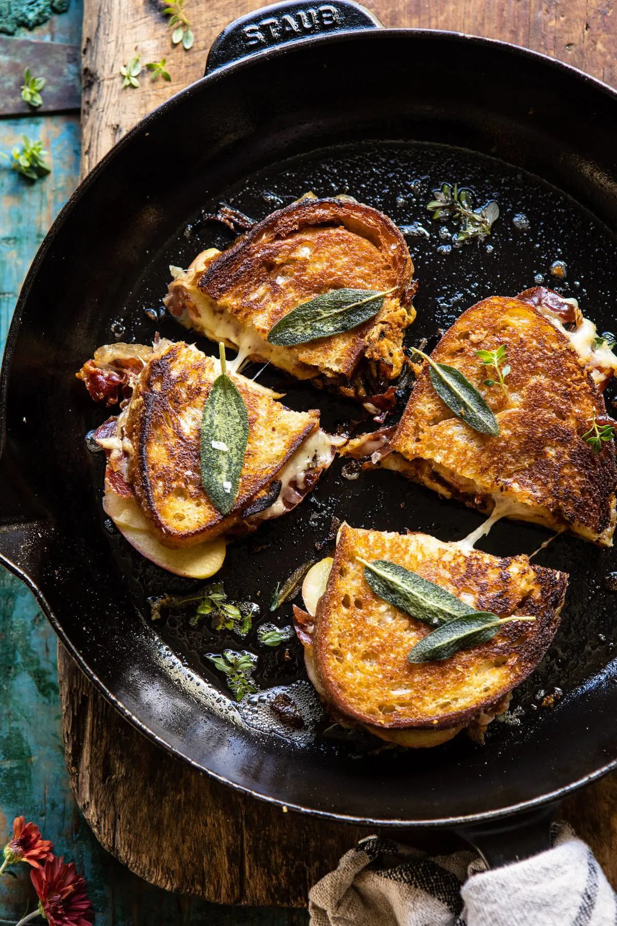 french-onion-and-apple-grilled-cheese.