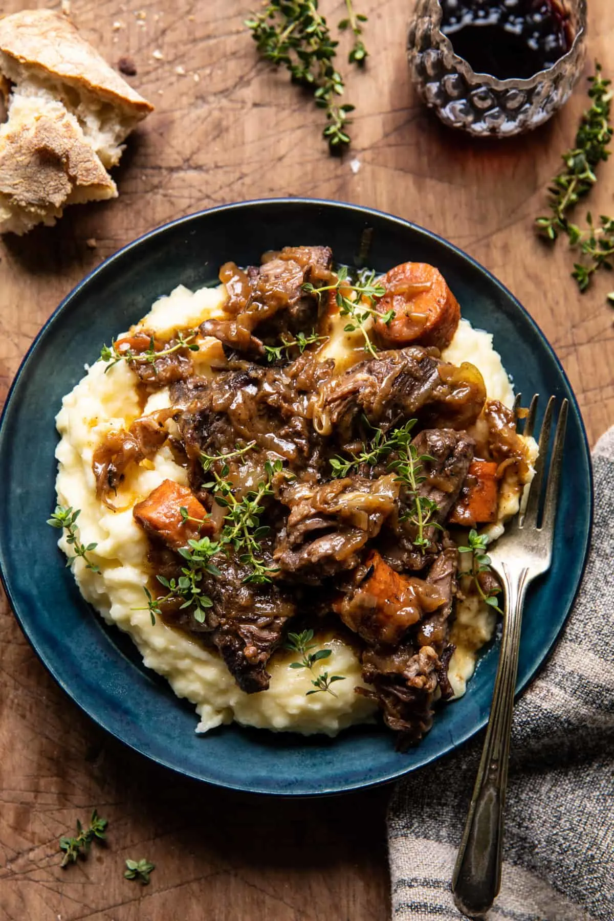 cider-braised-short-ribs-with-caramelized-onions.