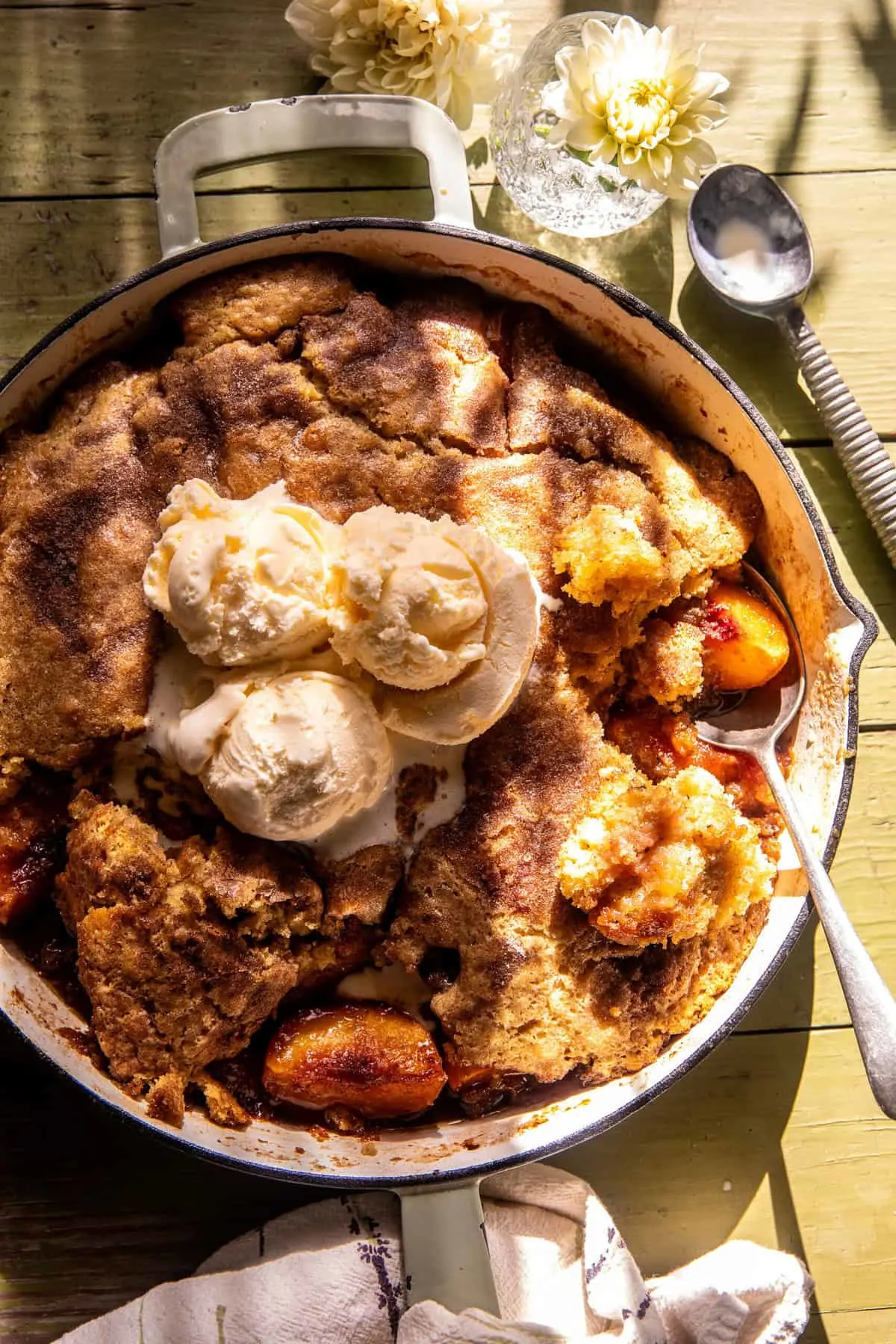 caramel-peach-dump-cake