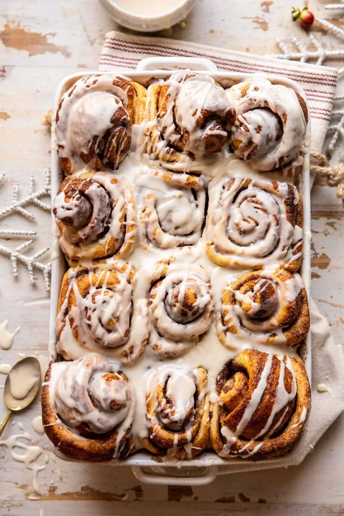 easy-fluffy-eggnog-cinnamon-rolls