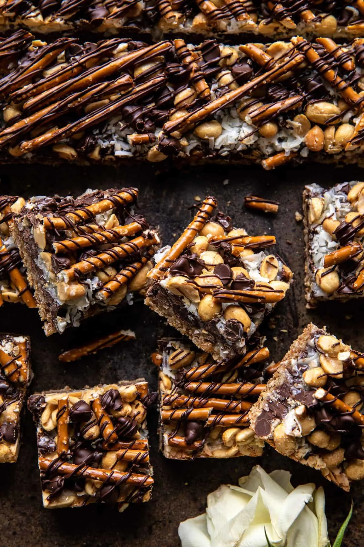 salted-pretzel-magic-bars