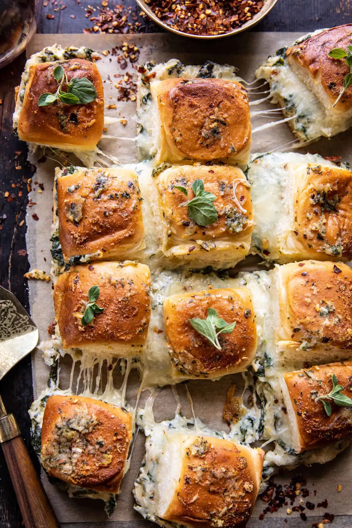 pull-apart-roasted-garlic-spinach-and-artichoke-dip-sliders