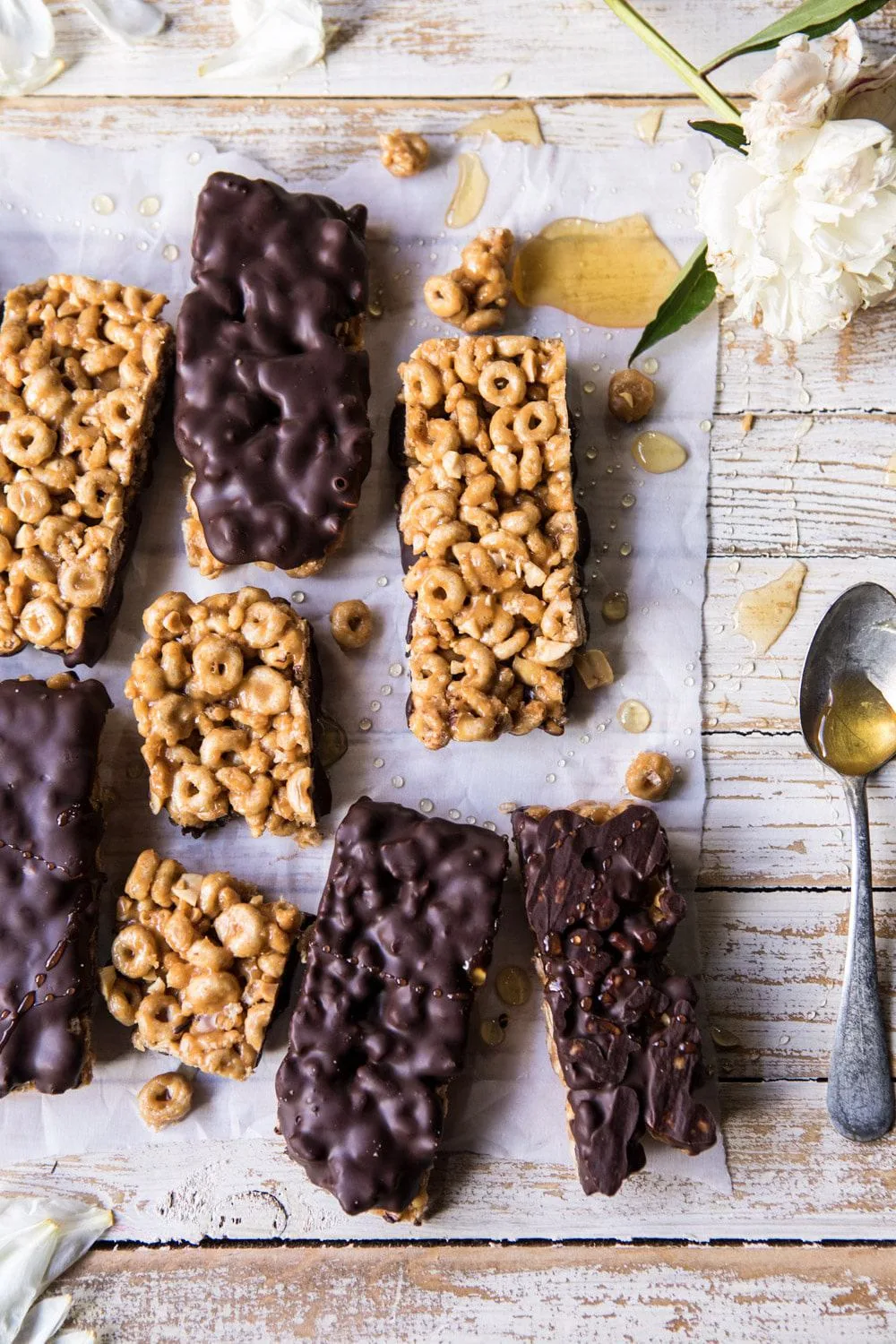 chocolate-peanut-butter-honey-cheerio-bars