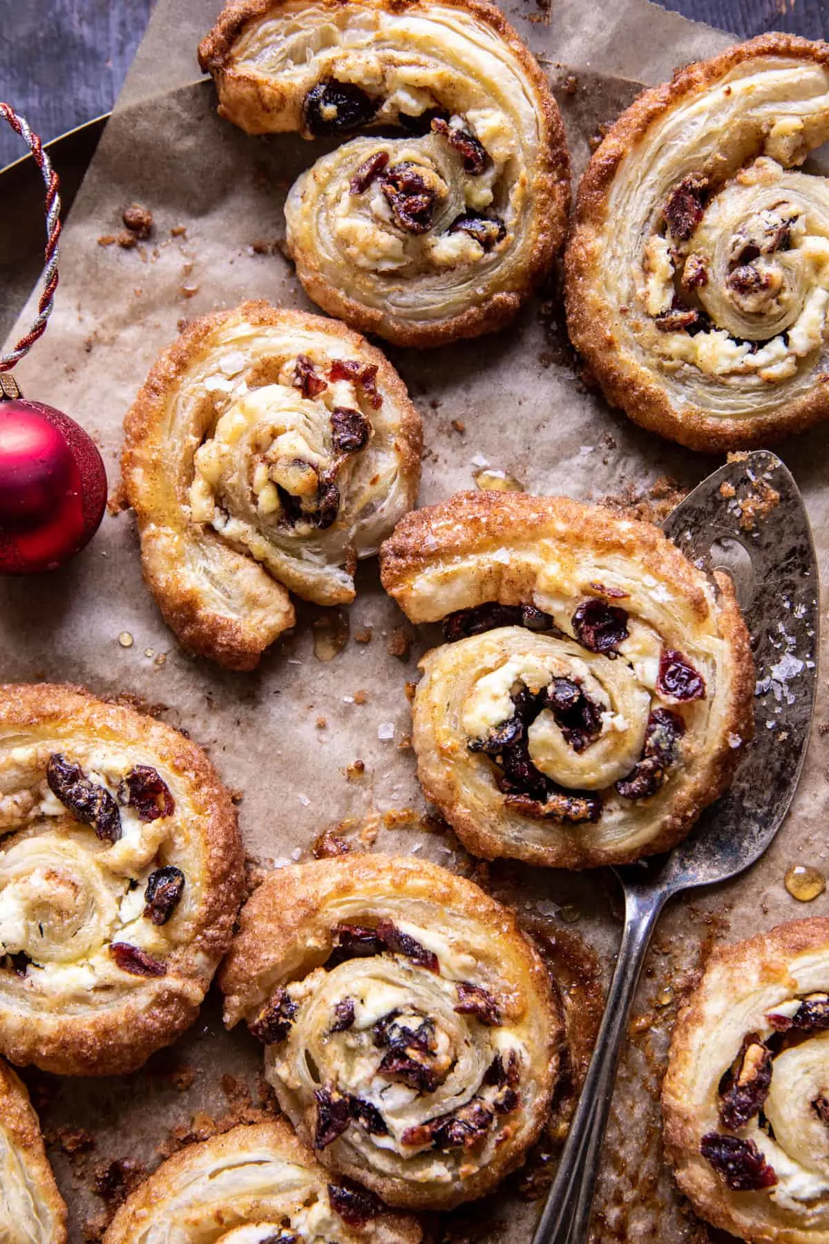 cranberry-goat-cheese-puff-pastry-swirls