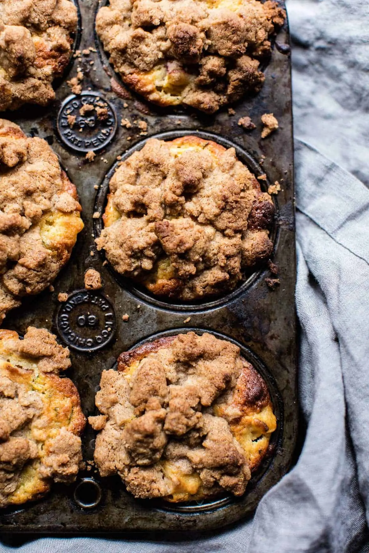 zucchini-peach-streusel-muffins.