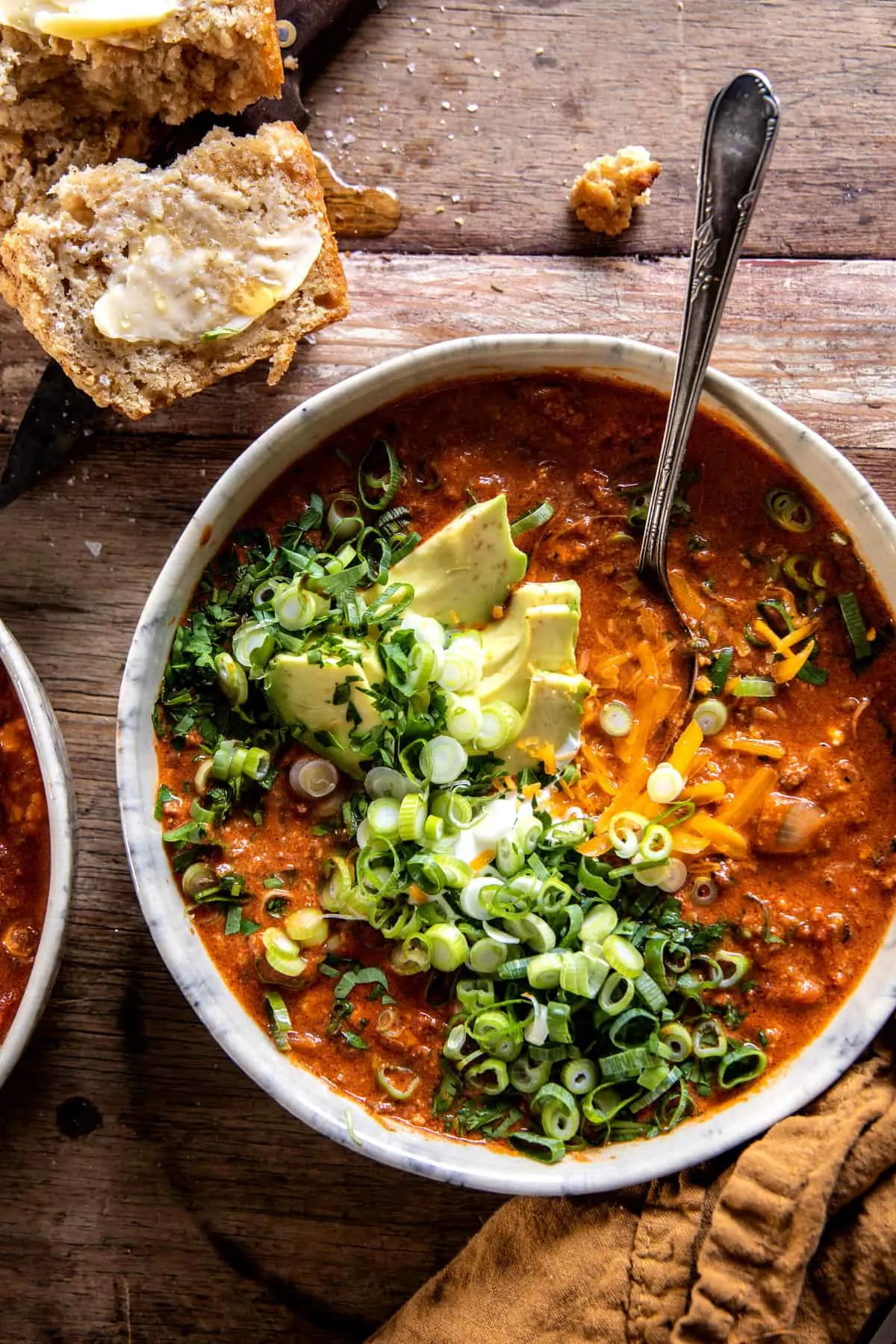 crockpot-spicy-queso-beef-chili.