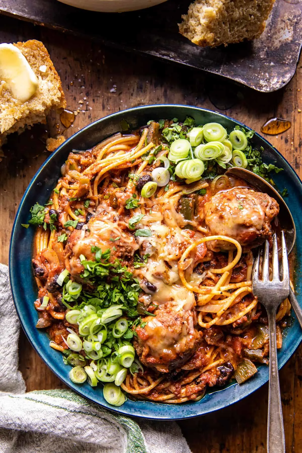 crockpot-chili-meatballs-and-spaghetti