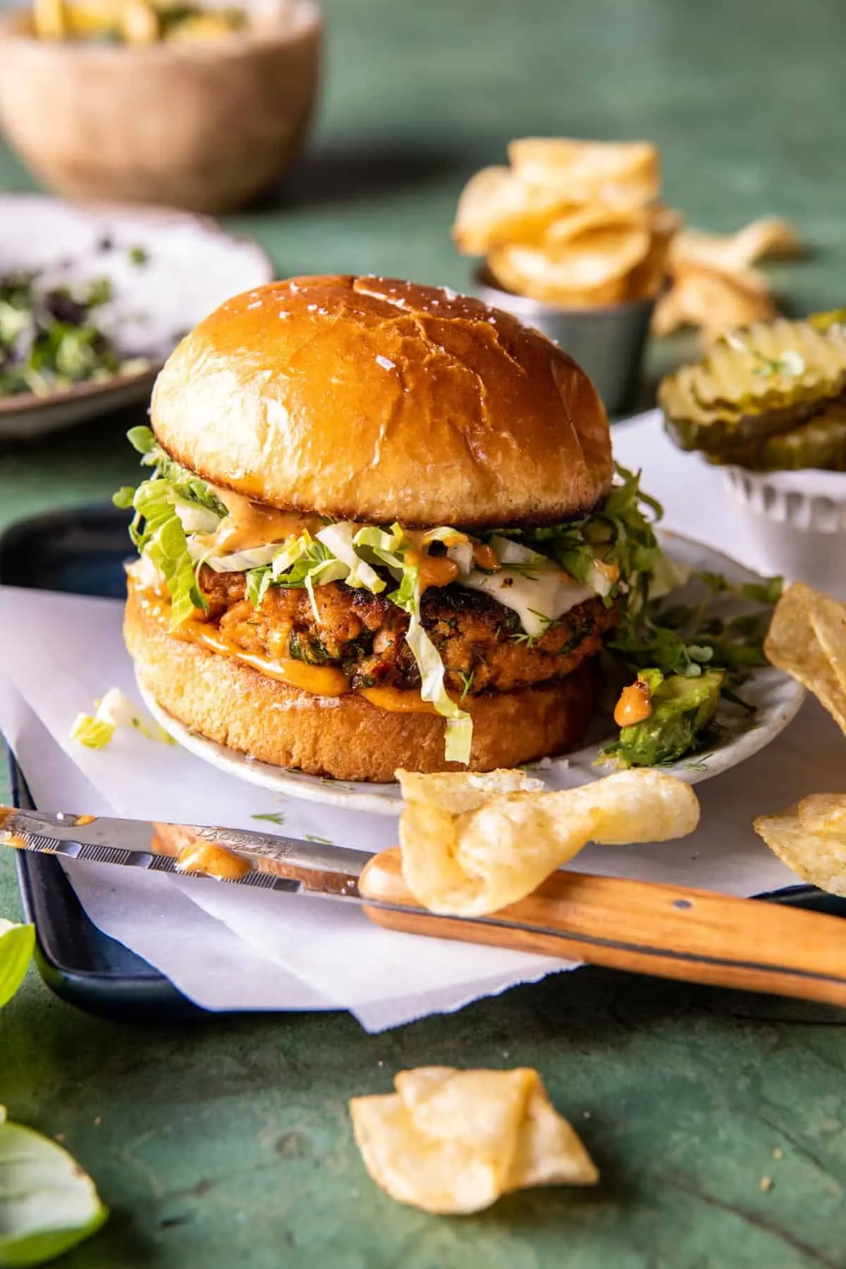 easy-chipotle-salmon-burgers